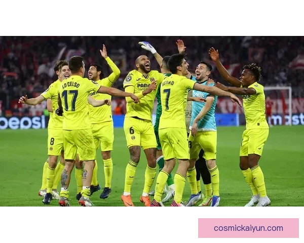 西甲赛季中，黄潜球迷表现狂热，持续支持球队表现稳健